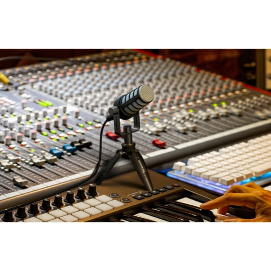 mikrofon-dynamiczny-saramonic-sr-bv1-do-podcastów (8).jpg