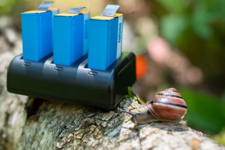 ładowarka-trójkanałowa-newell-sdc-usb-do-akumulatorów-aabat-001-do-gopro (7).jpg