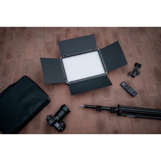 lampa-led-newell-air-1100-rgb-bd-app (4).jpg